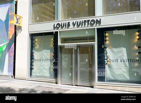 louis vuitton résidence éphémère champs-élysées